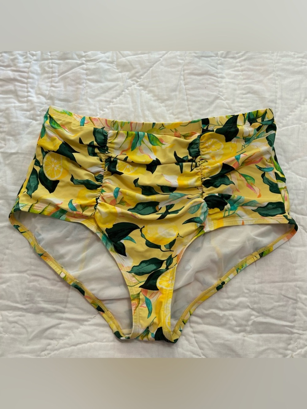 Torrid High Waisted Bikini Bottoms Ruched Retro 1X 14-16 Yellow Lemons Beach